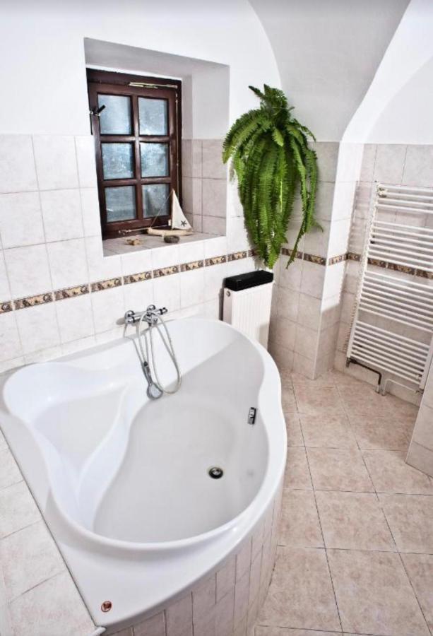 Vip Miku Apartman 2 Микулов Экстерьер фото
